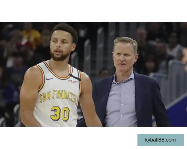 科尔称库里恢复健康即可出战同时力挺桑托斯自信迎接挑战球队前景乐观